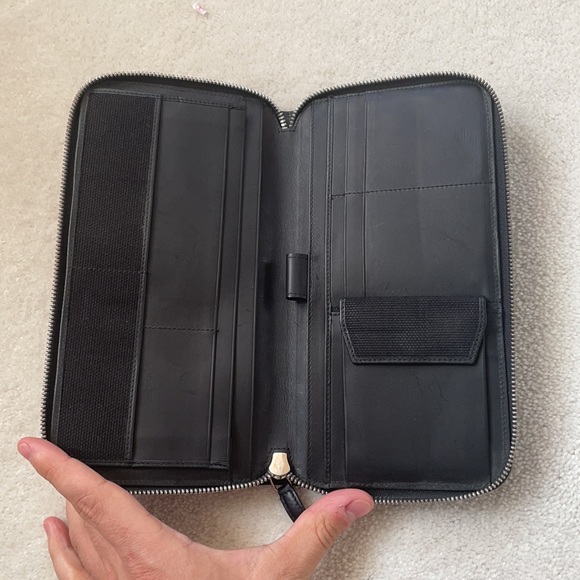 Salvatore Ferregamo Men’s Travel wallet - Picture 6 of 11